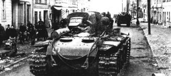 Тяжёлый танк КВ в бою - _301.jpg