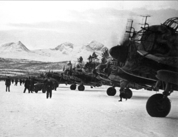 Тени над Заполярьем: Действия Люфтваффе против советского Северного флота и союзных конвоев - i_143.jpg