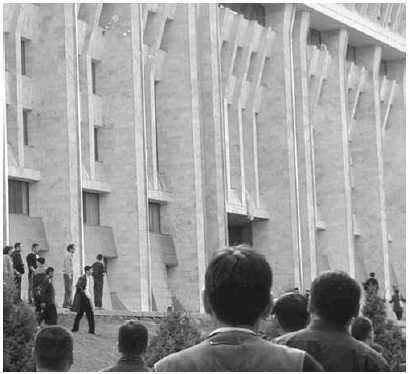 Киргизский переворот - i_003.jpg