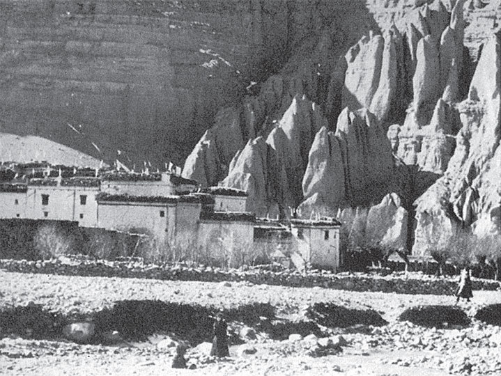 Семь лет в Тибете. Моя жизнь при дворе Далай-ламы - _4.jpg