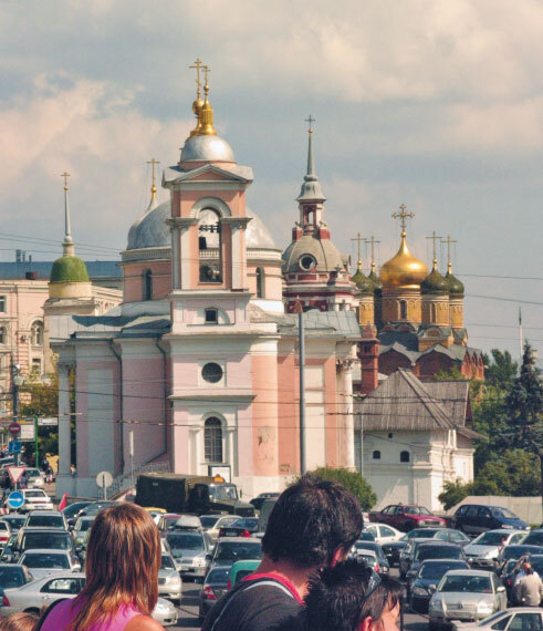 Москва в кино. 100 удивительных мест и фактов из любимых фильмов - i_112.jpg