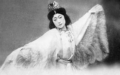 Где небом кончилась земля : Биография. Стихи. Воспоминания - i_027.jpg