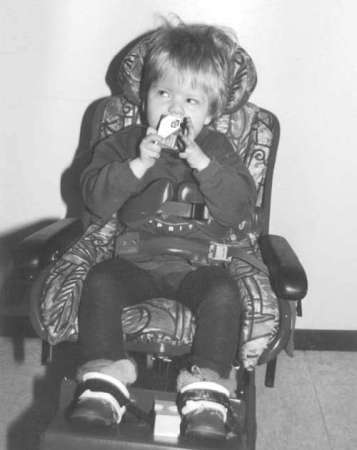 Помощь детям с церебральным параличом - r082.jpg