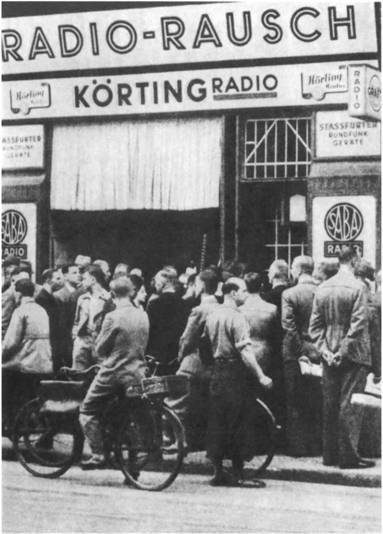 Повседневная жизнь Берлина при Гитлере - i_036.jpg