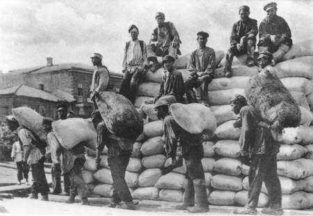 Повседневная жизнь Петербурга на рубеже XIX— XX веков; Записки очевидцев - _16.jpg