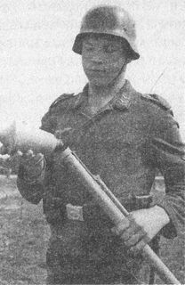 «Фаустники» в бою - i_044.jpg