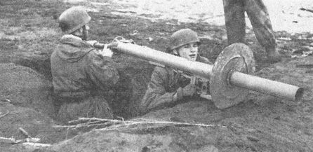 «Фаустники» в бою - i_113.jpg