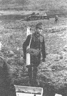 «Фаустники» в бою - i_114.jpg