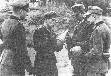 «Фаустники» в бою - i_116.jpg