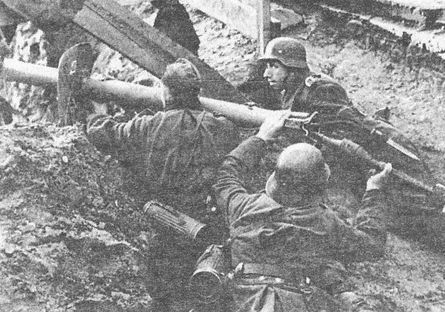 «Фаустники» в бою - i_123.jpg