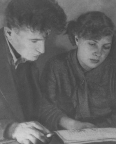 Повседневная жизнь советских писателей. 1930— 1950-е годы - i_022.jpg
