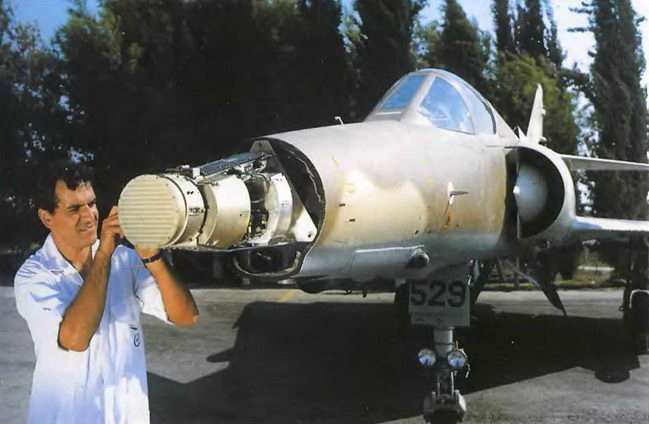 Энциклопедия современной военной авиации 1945-2002: Часть 3. Фотоколлекция - pic_10.jpg