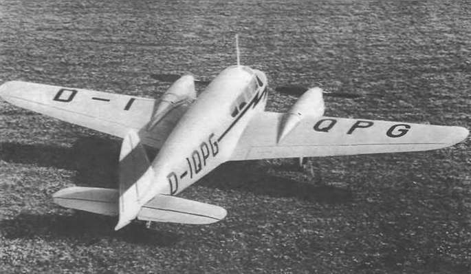 Энциклопедия современной военной авиации 1945-2002: Часть 1. Самолеты - pic_18.jpg