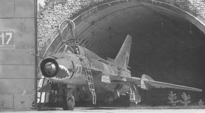 Энциклопедия современной военной авиации 1945-2002: Часть 1. Самолеты - pic_350.jpg