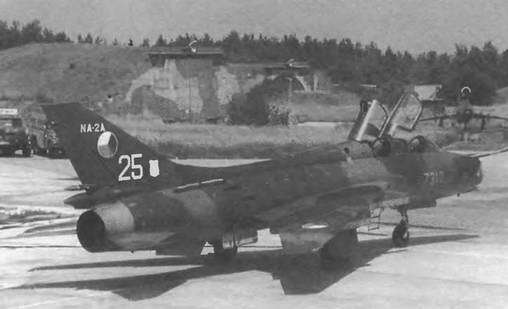 Энциклопедия современной военной авиации 1945-2002: Часть 1. Самолеты - pic_351.jpg