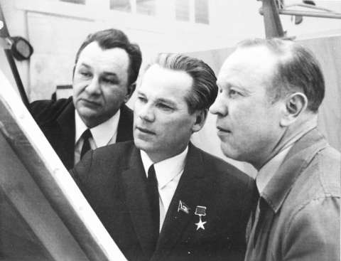 Михаил Калашников - i_017.jpg