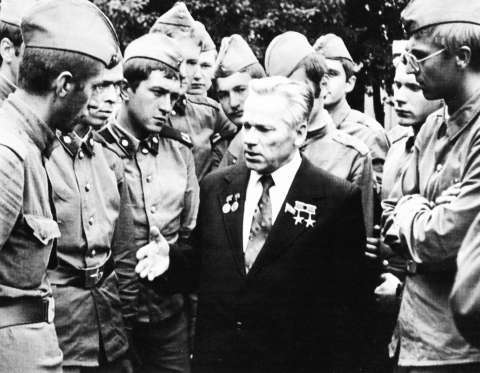 Михаил Калашников - i_027.jpg