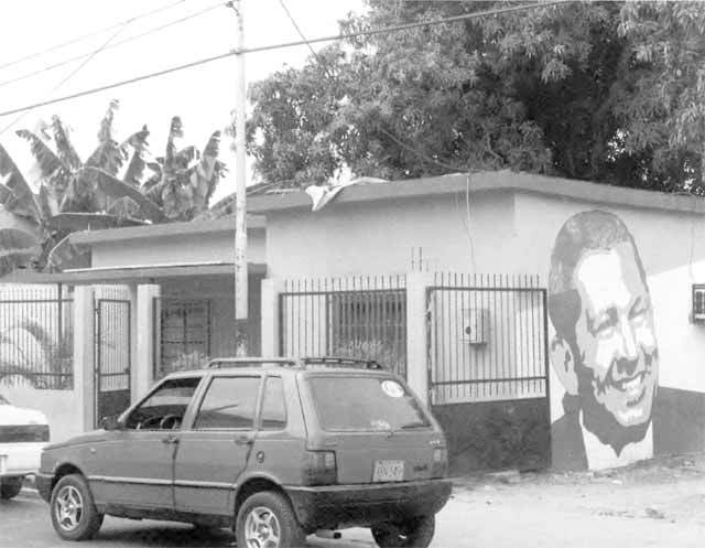 Уго Чавес. Одинокий революционер - i_007.jpg