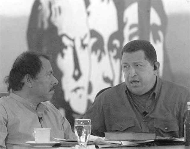 Уго Чавес. Одинокий революционер - i_030.jpg