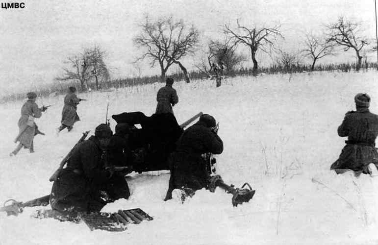 Бои у озера Балатон. Январь–март 1945 г. - i_005.jpg