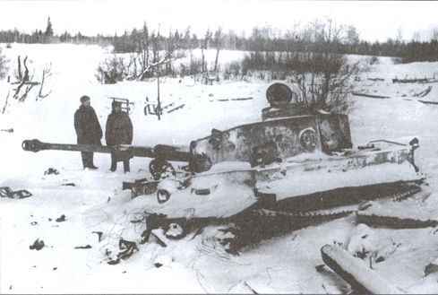 У стен Ленинграда - i_035.jpg