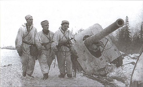 У стен Ленинграда - i_038.jpg