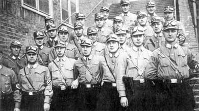 Штурмовые отряды (СА) Гитлера. 1921–1945 - i_027.jpg