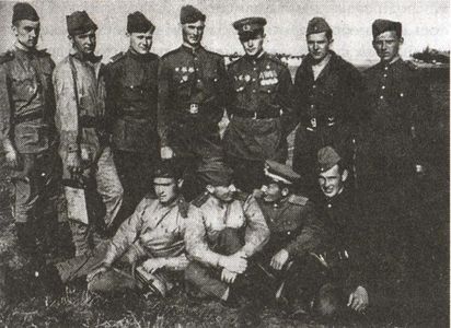 «Сталинские соколы» против асов Люфтваффе - i_035.jpg