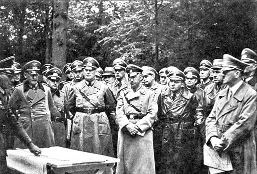 Накануне 1941 года. Гитлер идет на Россию - i_022.jpg