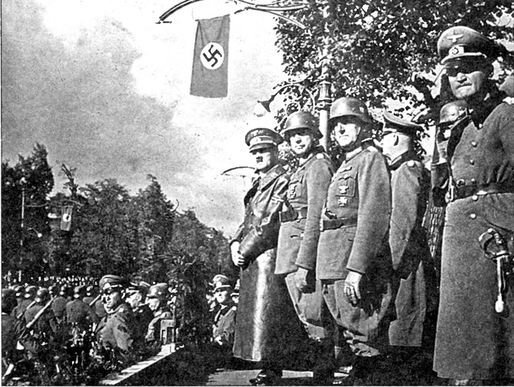 Накануне 1941 года. Гитлер идет на Россию - i_023.jpg