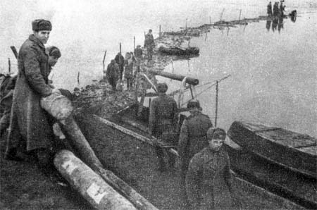 Гвардейцы Сталинграда идут на запад - i_018.jpg