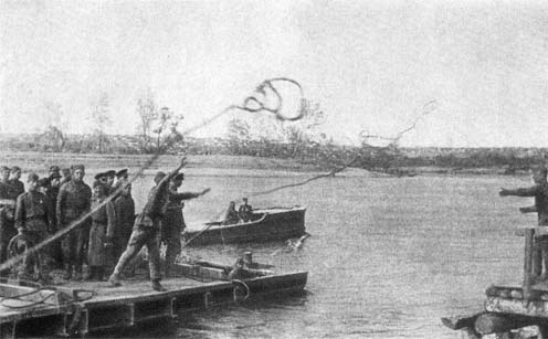 Гвардейцы Сталинграда идут на запад - i_026.jpg