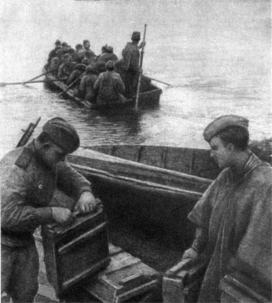 Гвардейцы Сталинграда идут на запад - i_027.jpg