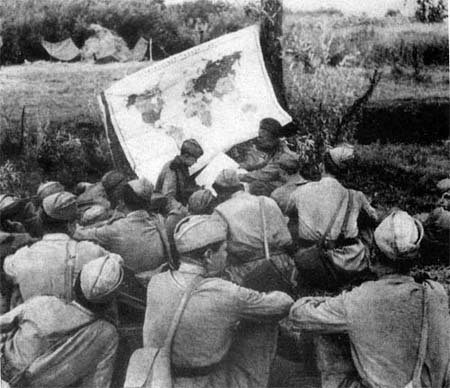 Гвардейцы Сталинграда идут на запад - i_042.jpg