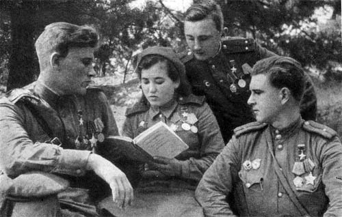 Гвардейцы Сталинграда идут на запад - i_043.jpg