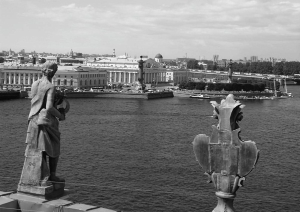 100 великих достопримечательностей Санкт-Петербурга - i_006.jpg