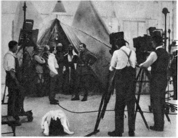 Всеобщая история кино. Том 4 (первый полутом). Послевоенные годы в странах Европы 1919-1929 - _29.jpg