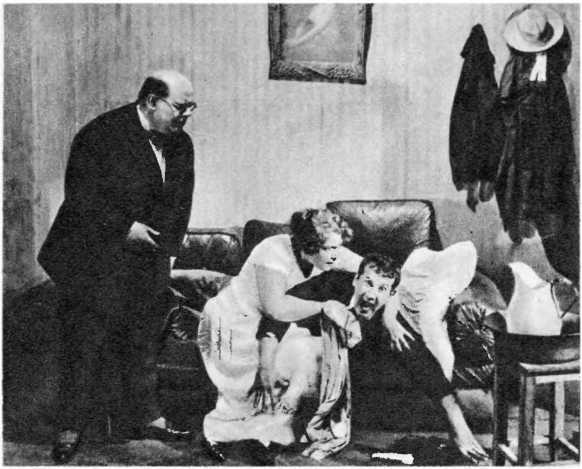 Всеобщая история кино. Том 4 (первый полутом). Послевоенные годы в странах Европы 1919-1929 - _40.jpg