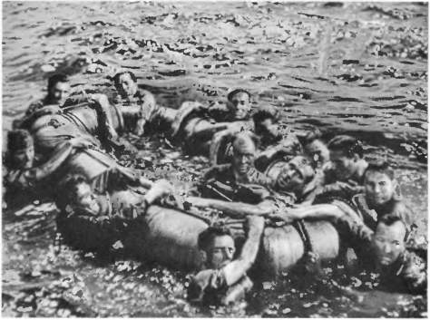 Всеобщая история кино. Том 6 (Кино в период войны 1939-1945) - i_021.jpg