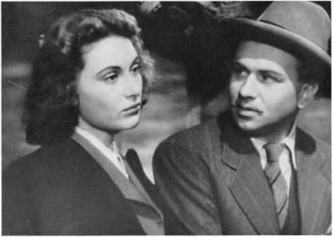 Всеобщая история кино. Том 6 (Кино в период войны 1939-1945) - i_032.jpg