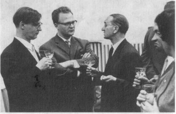 Нелегалы 1.  Операция «Enormous» - i_052.jpg