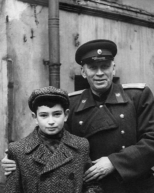 Дракон с гарниром, двоечник-отличник и другие истории про маменькиного сынка - i_038.jpg