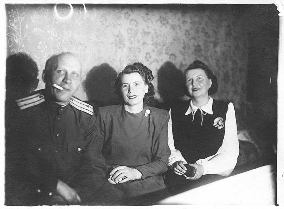 Дракон с гарниром, двоечник-отличник и другие истории про маменькиного сынка - i_040.jpg