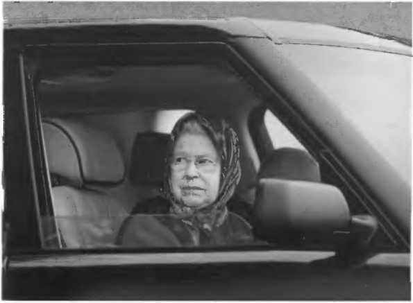 Повседневная жизнь Букингемского дворца при Елизавете II - i_048.jpg