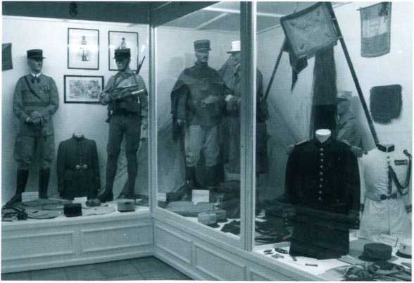 Повседневная жизнь Французского Иностранного легиона: «Ко мне, Легион!» - i_048.jpg