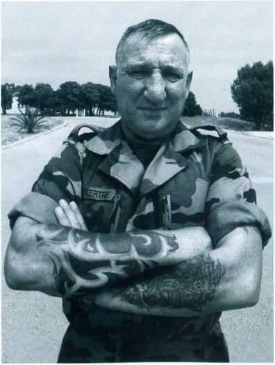 Повседневная жизнь Французского Иностранного легиона: «Ко мне, Легион!» - i_060.jpg