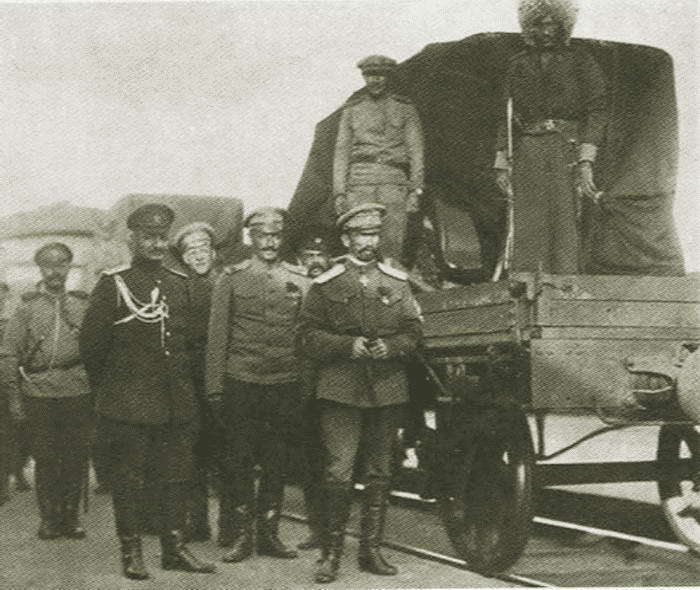 Лавр Корнилов - i_049.jpg