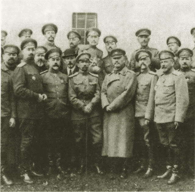 Лавр Корнилов - i_063.jpg