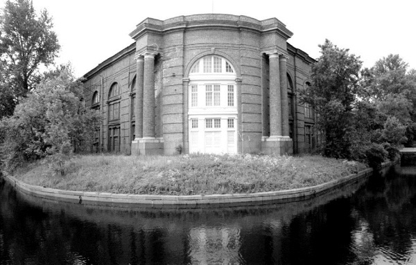 Легендарные улицы Санкт-Петербурга - i_031.jpg