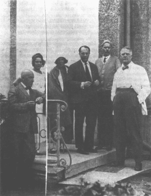 Ключи счастья. Алексей Толстой и литературный Петербург - i_041.jpg